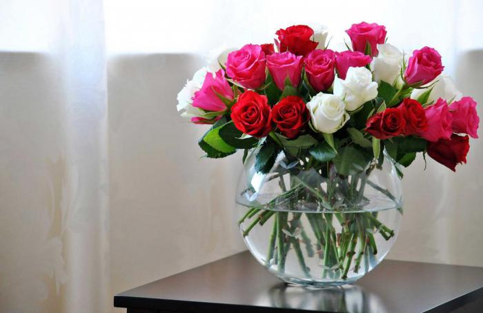 Добавки для вазы, продлевающие жизнь розам